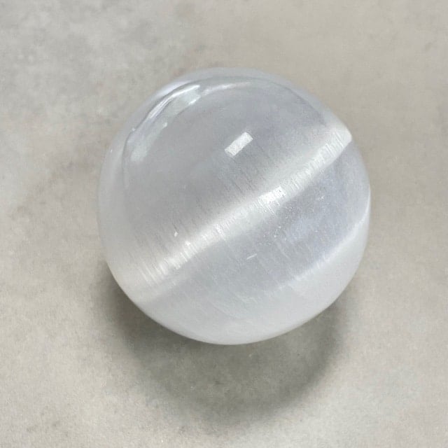Selenite Sphere White / Clear