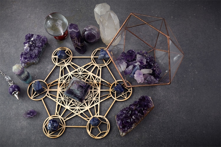Meditation-reiki-and-spiritual-healing-crystal-grids